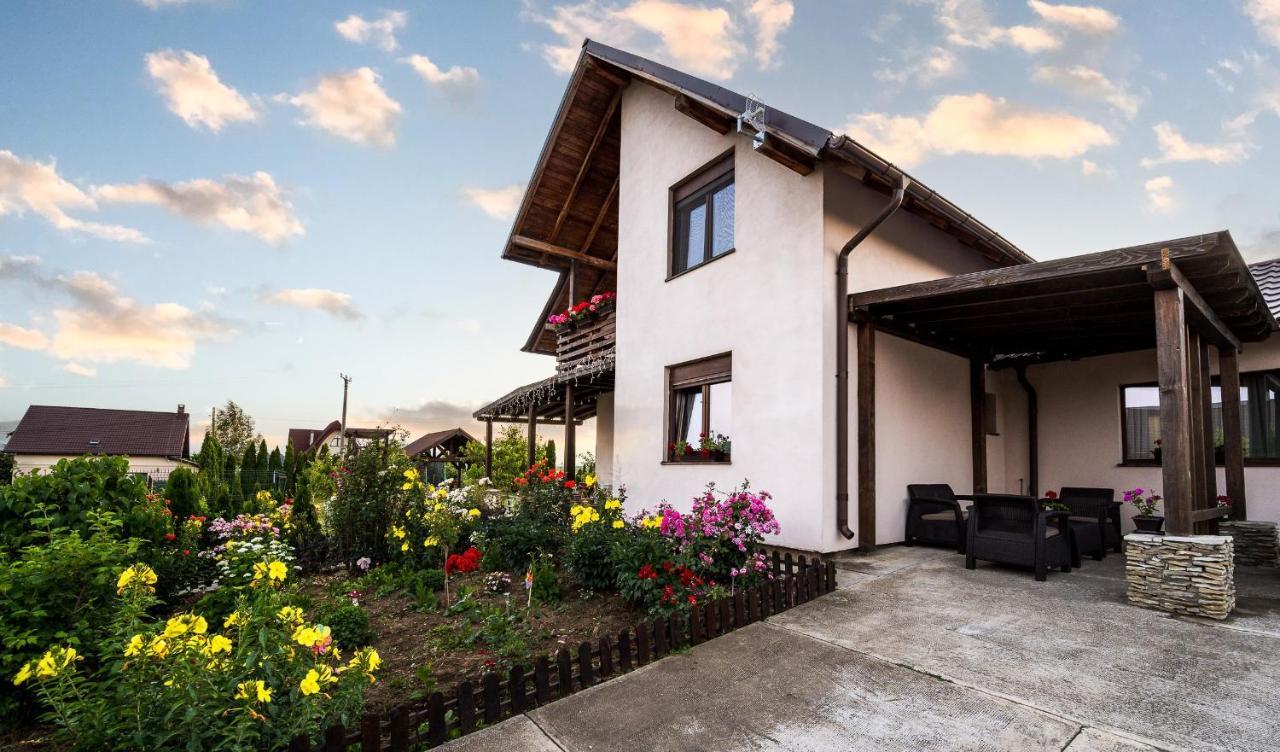 Casa Dora Ξενοδοχείο Σουκεάβα Εξωτερικό φωτογραφία